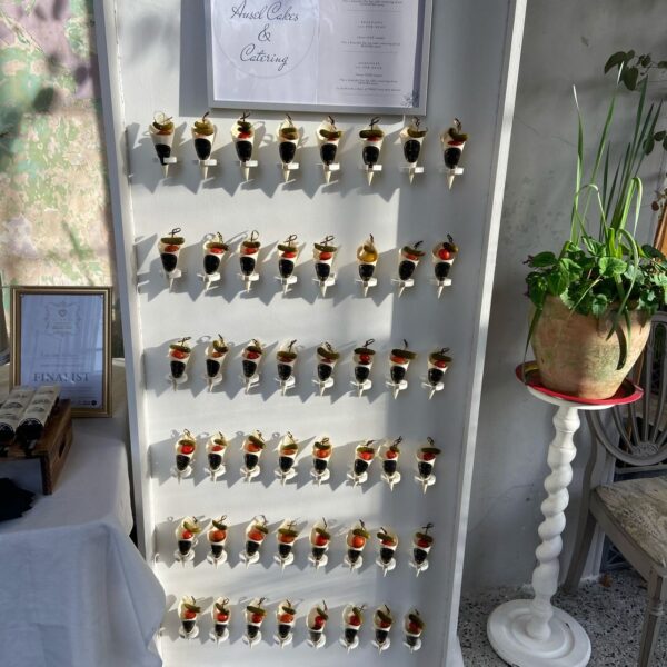 Canape Wall for 70 Canapes